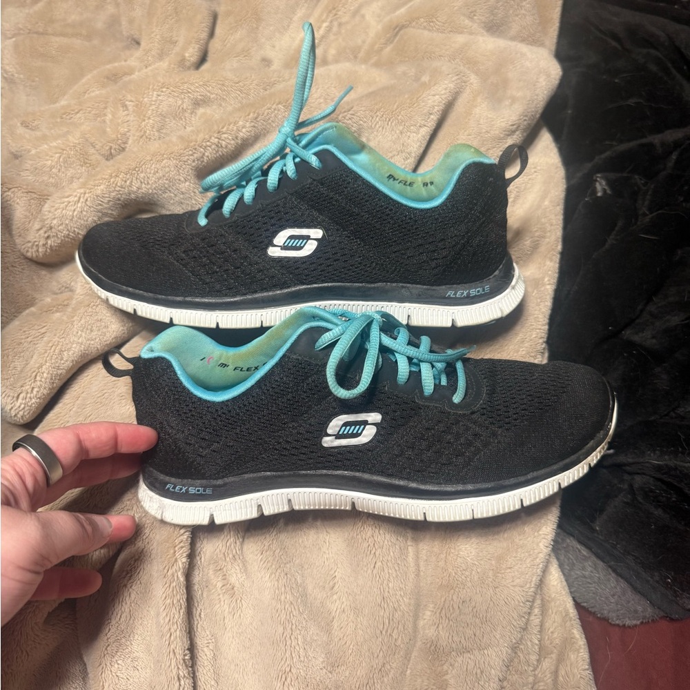 Skechers Women's Black and Teal Sneakers